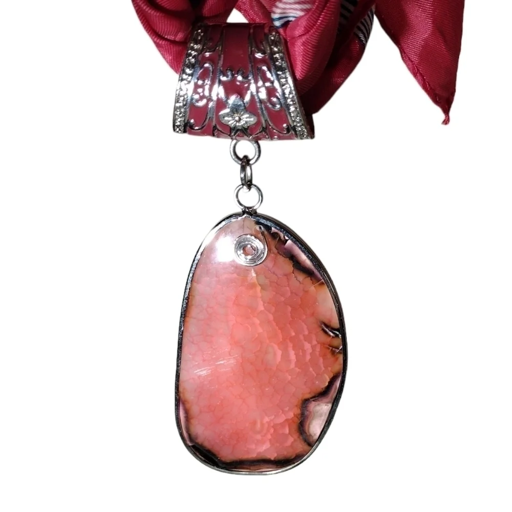 Scarf Pendant NWOT - Picture 1 of 4
